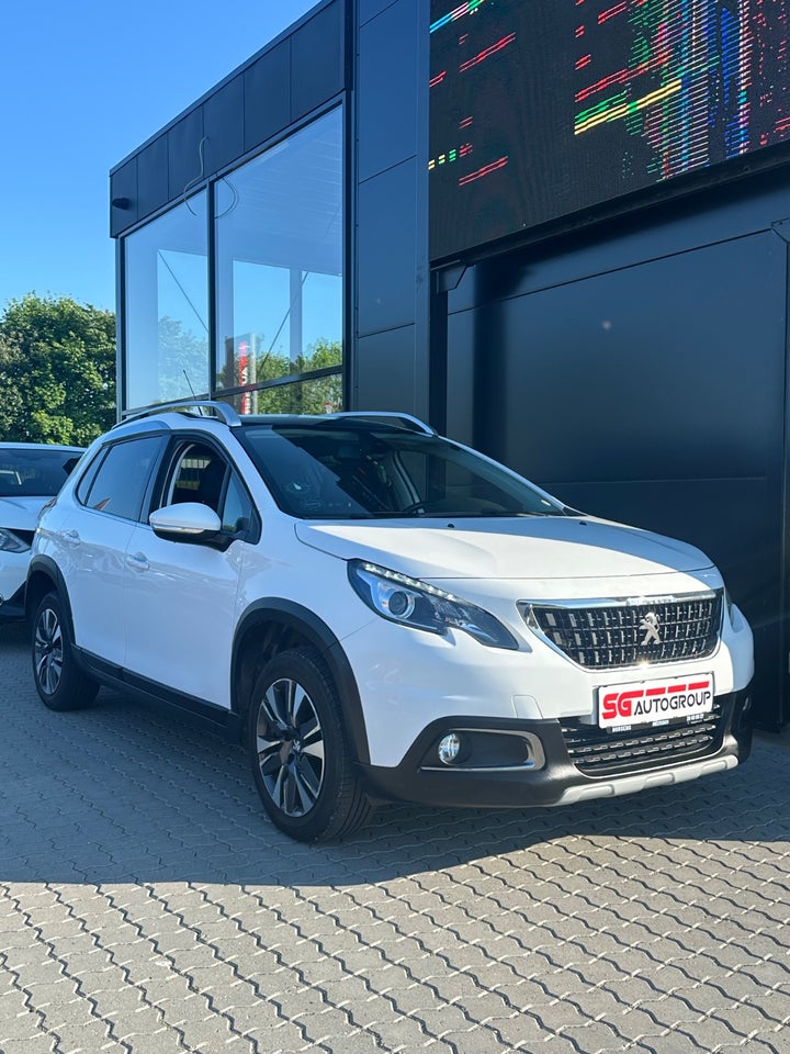 Peugeot 2008 1,2 e-THP 110 Allure Sky 5d
