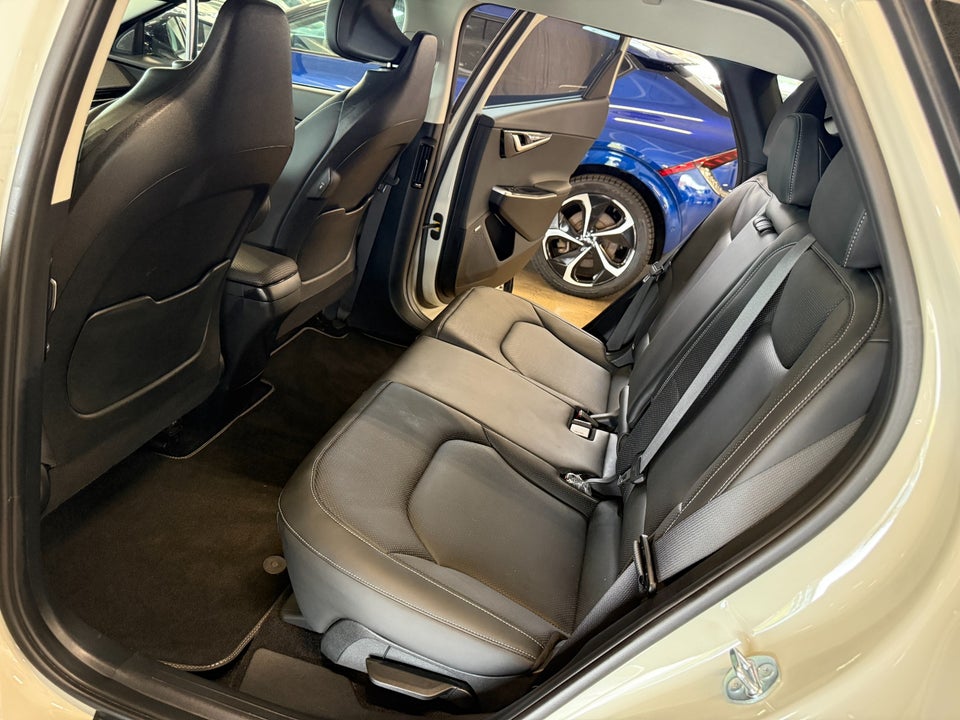 Kia EV6 77 Long Range Performance Upgrade AWD 5d