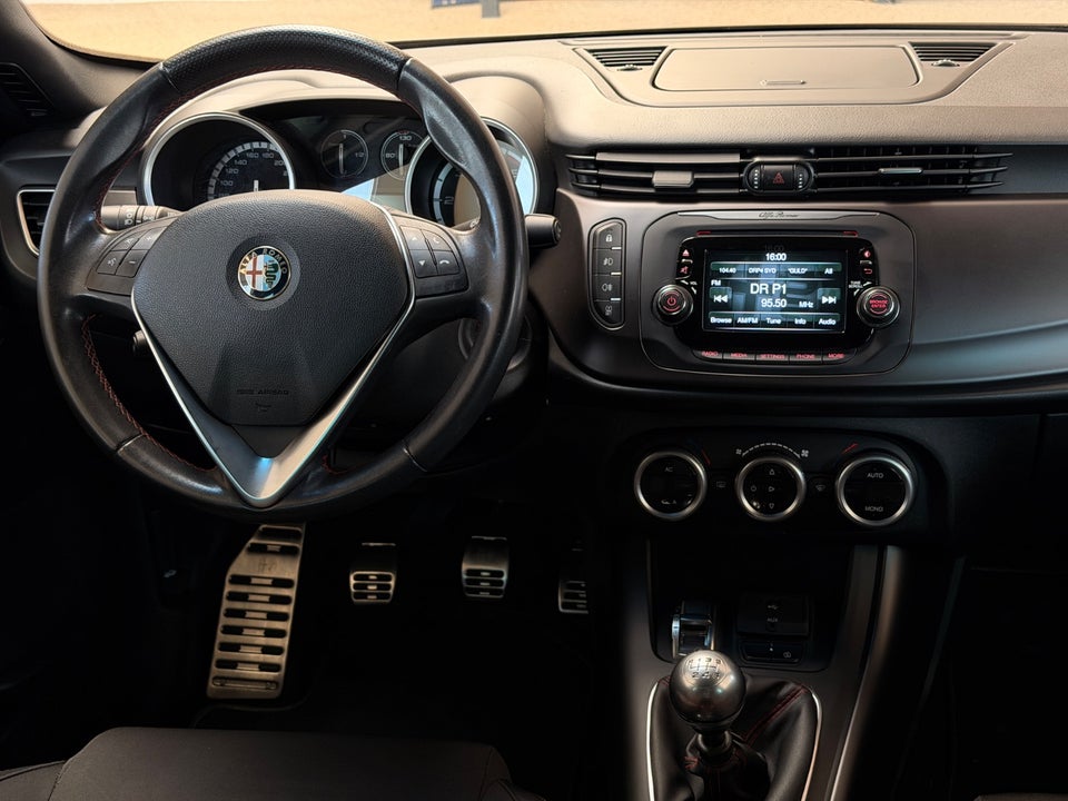 Alfa Romeo Giulietta 2,0 JTD 150 Distinctive 5d