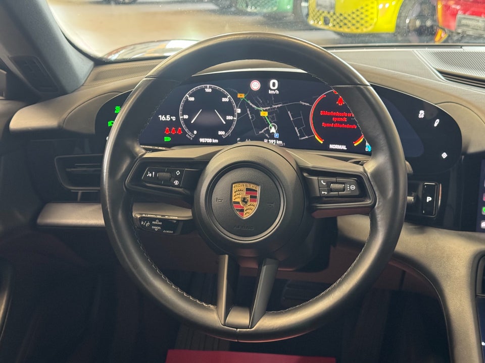 Porsche Taycan Performance+ 4d