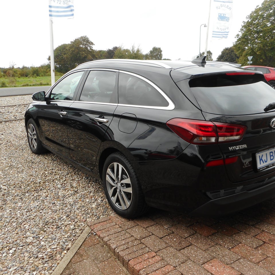 Hyundai i30 1,6 CRDi 136 Premium stc. DCT 5d