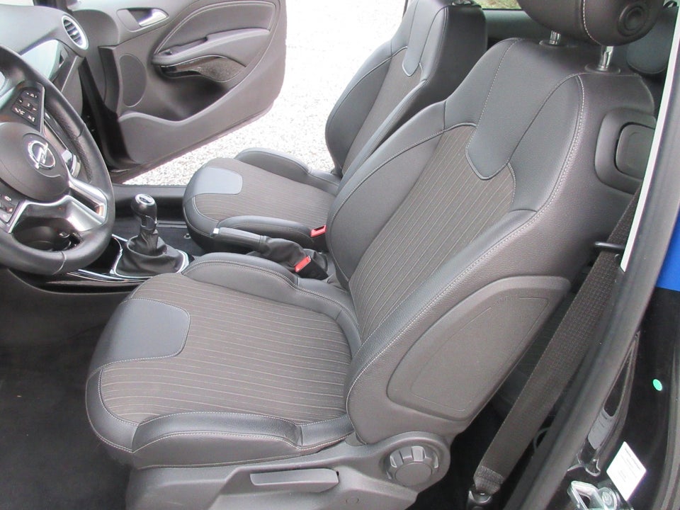 Opel Adam 1,0 T 90 Glam 3d