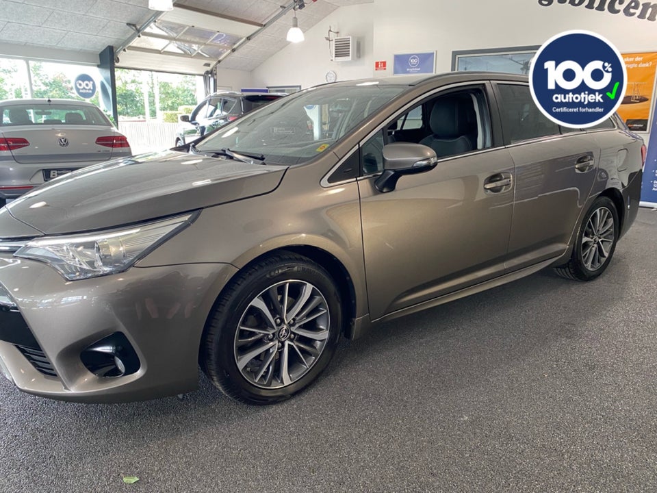 Toyota Avensis 1,8 VVT-i T2 Premium Touring Sports 5d