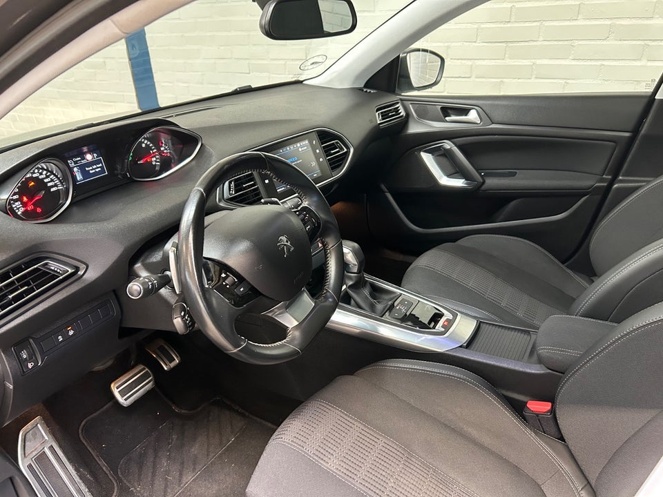 Peugeot 308 1,5 BlueHDi 130 Selection Sky SW EAT6 5d