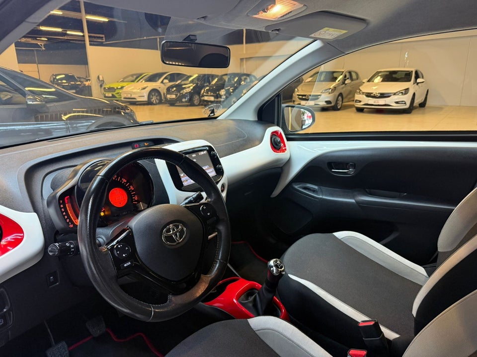 Toyota Aygo 1,0 VVT-i x-change 5d