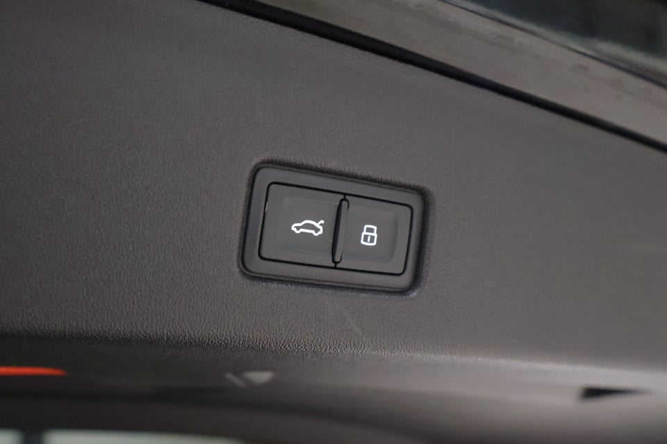 Audi Q4 e-tron 40 S-line 5d