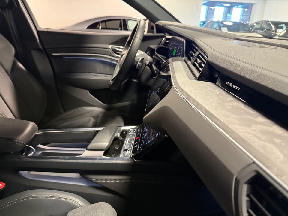 Audi Q8 e-tron 50 S-line quattro 5d