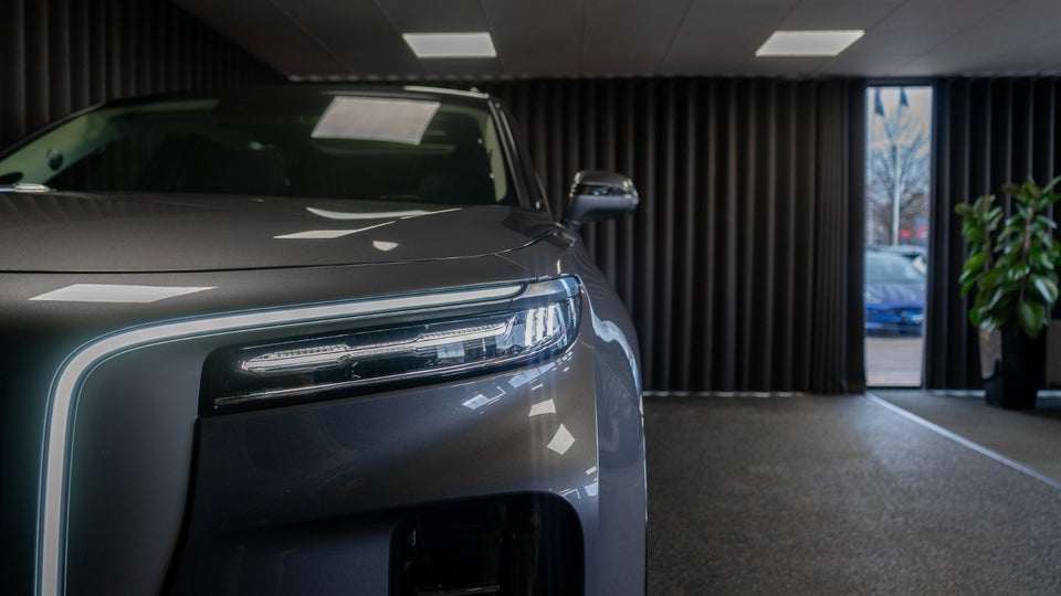 Hongqi E-HS9 99 Exclusive 5d