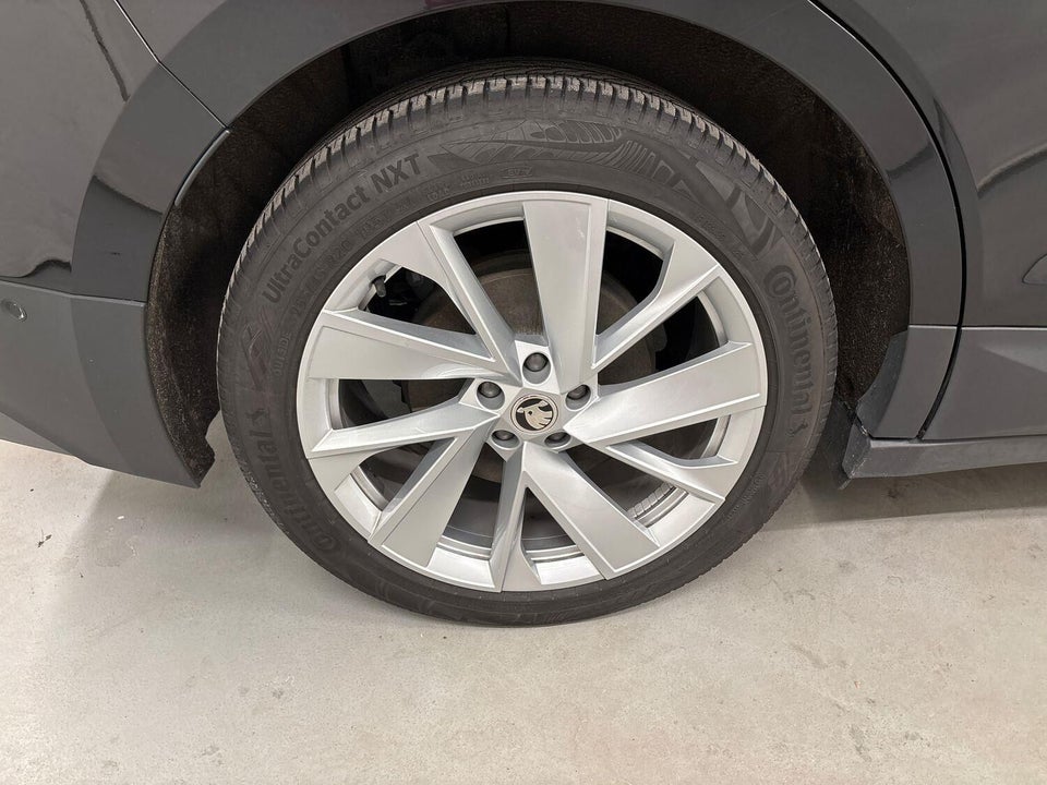 Skoda Enyaq 80x iV Plus 5d