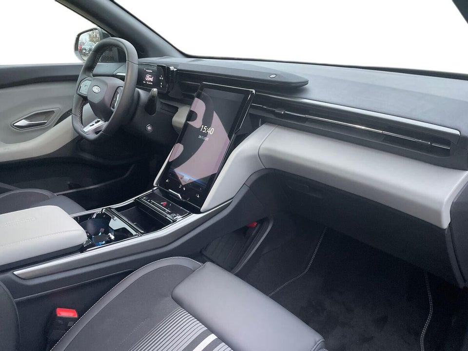 Ford Capri 82 Select Extended Range 5d