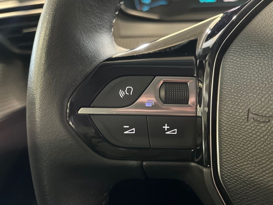 Peugeot e-208 50 Active Pack 5d