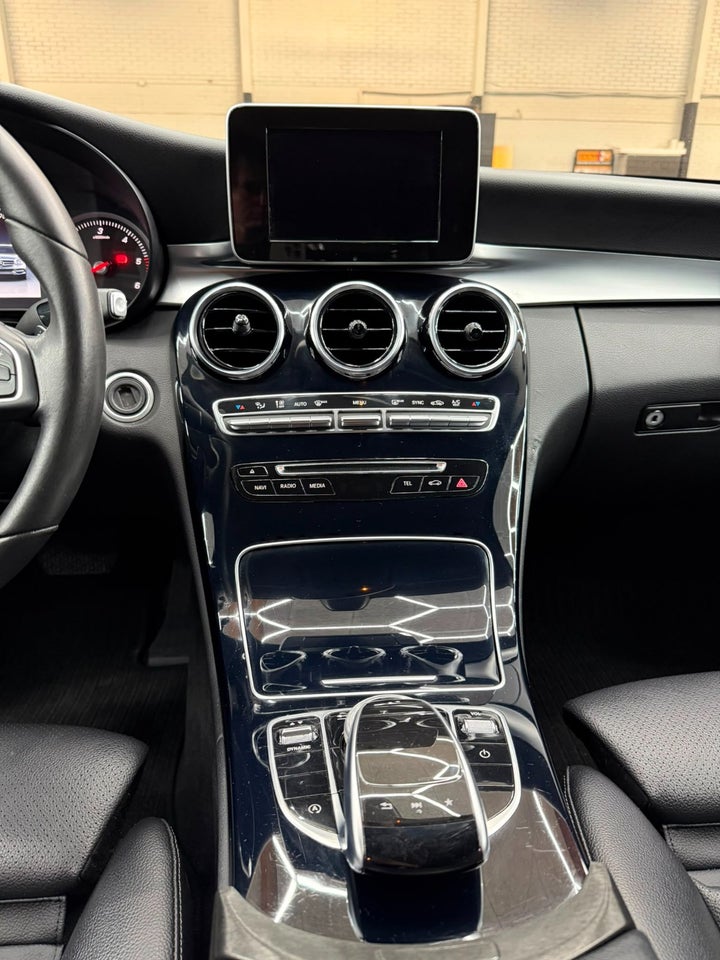 Mercedes C220 d 2,2 AMG Line stc. aut. 5d