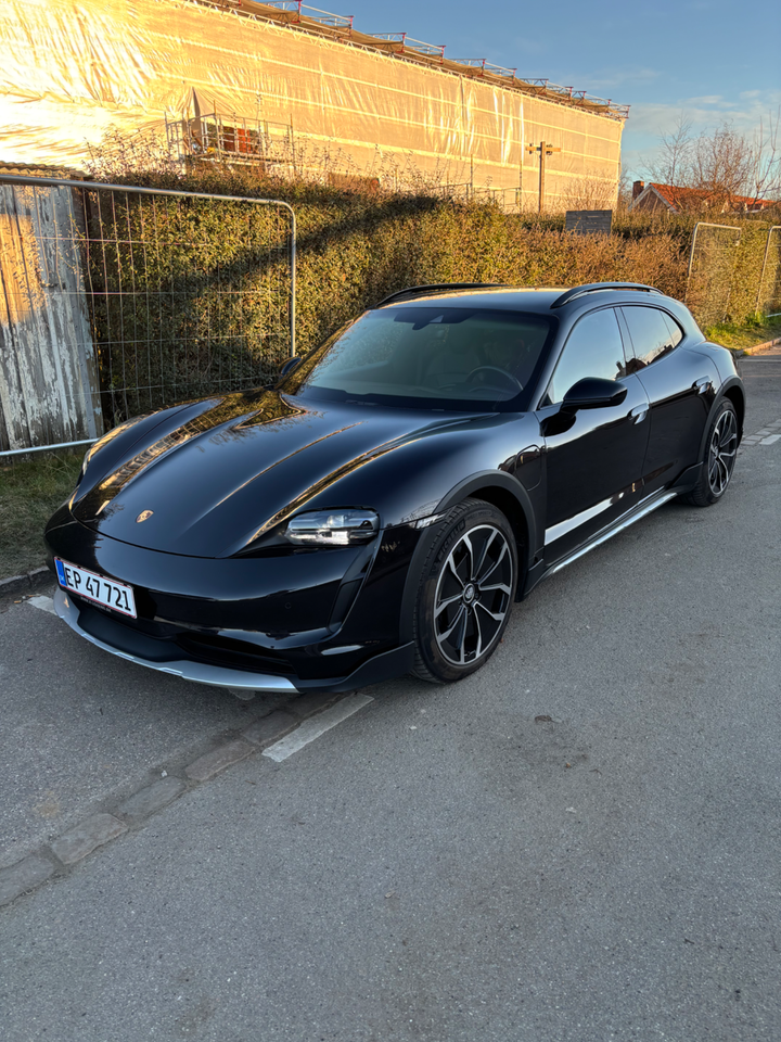 Porsche Taycan 4 Performance+ Cross Turismo 5d