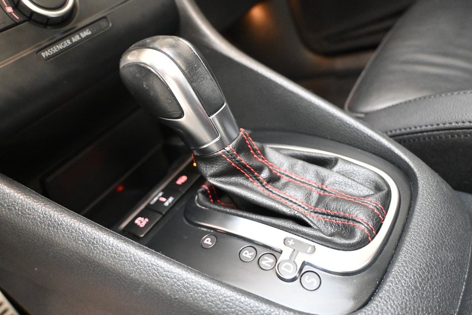 VW Golf VI 2,0 GTi Cabriolet DSG 2d