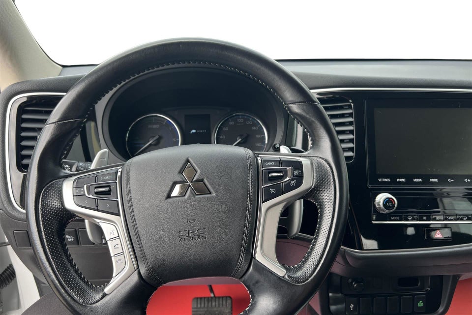 Mitsubishi Outlander 2,4 PHEV Inform+ CVT 4WD 5d