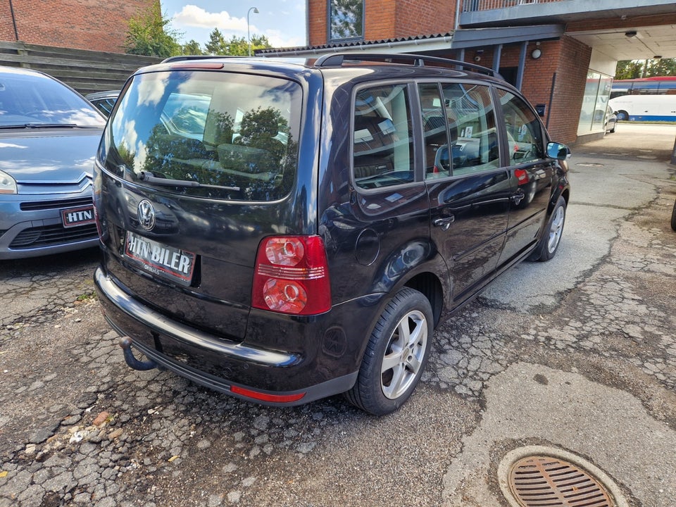 VW Touran 2,0 TDi 140 Trendline 7prs 5d