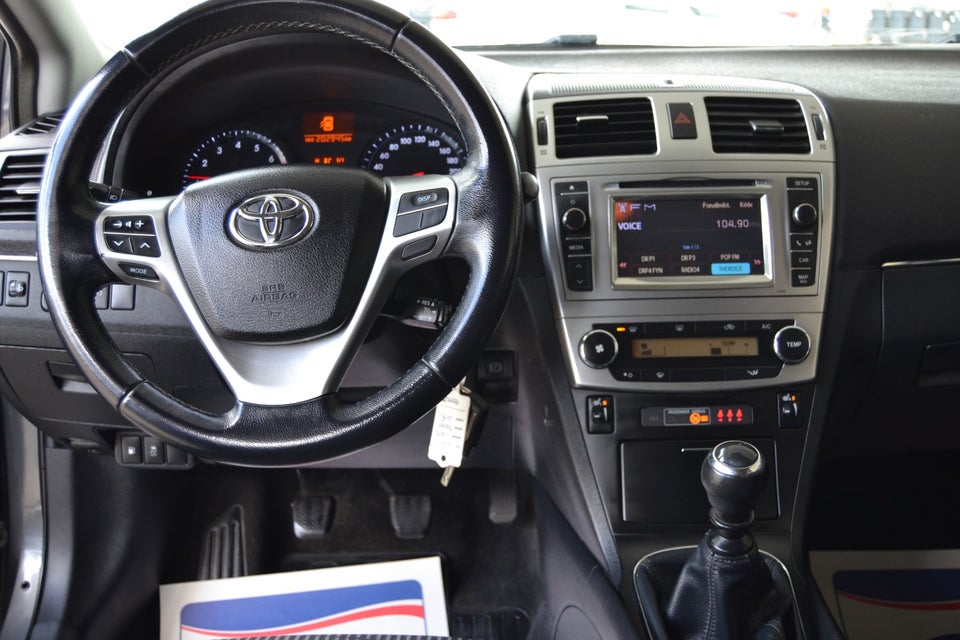 Toyota Avensis 1,6 VVT-i T2 Touch stc. 5d
