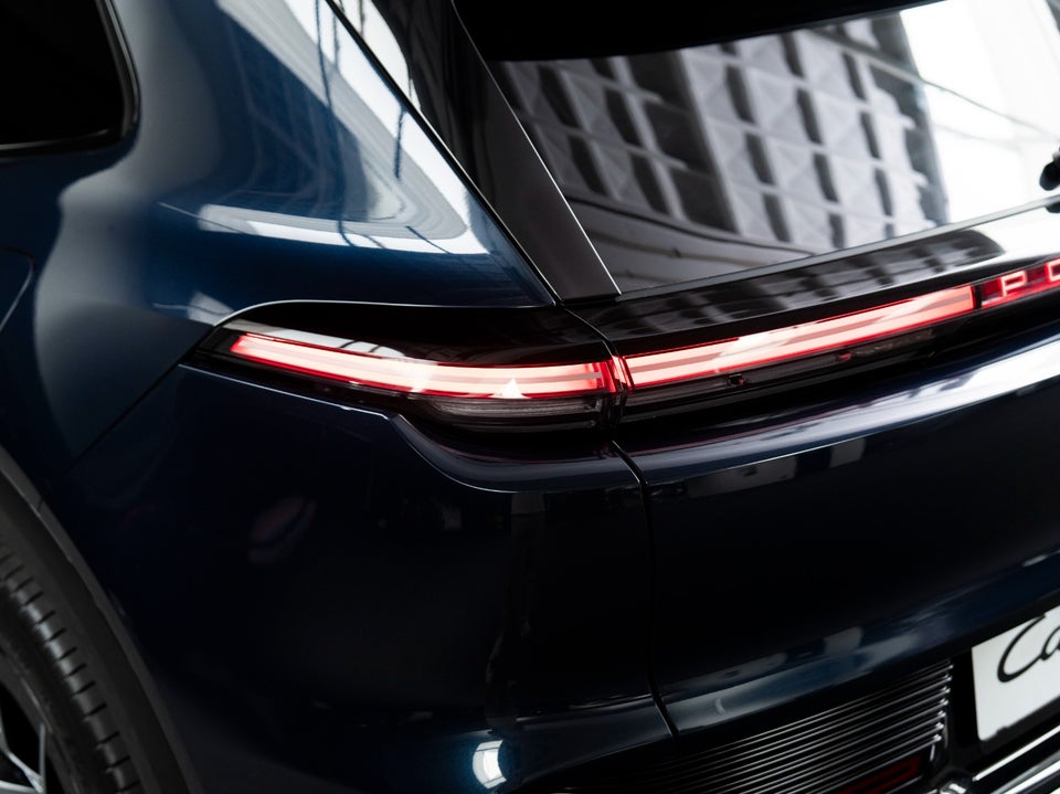 Porsche Cayenne S Electric 5d