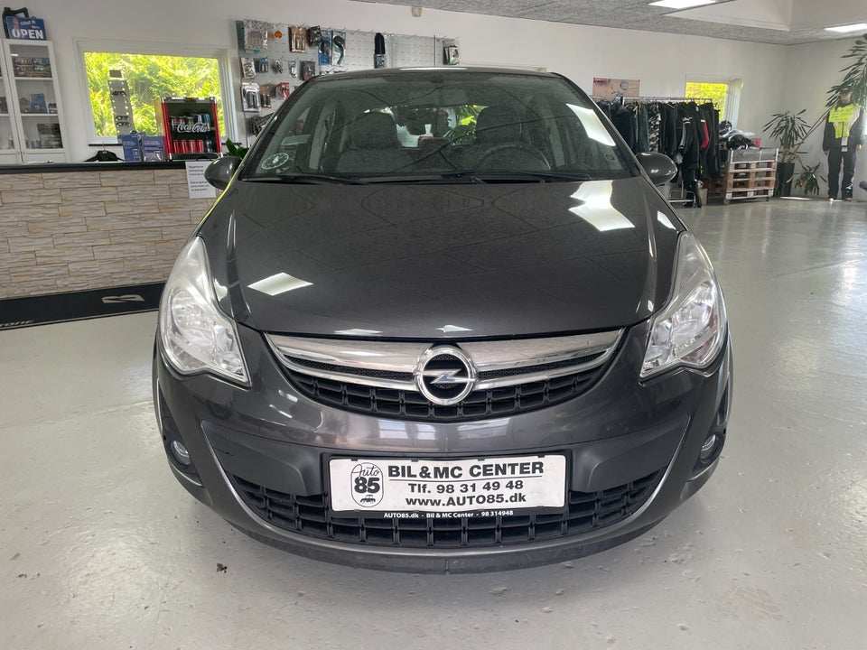 Opel Corsa 1,4 16V Cosmo 5d