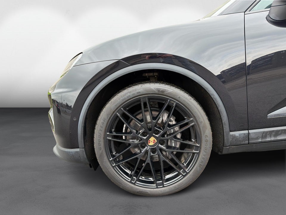 Porsche Macan 4 5d