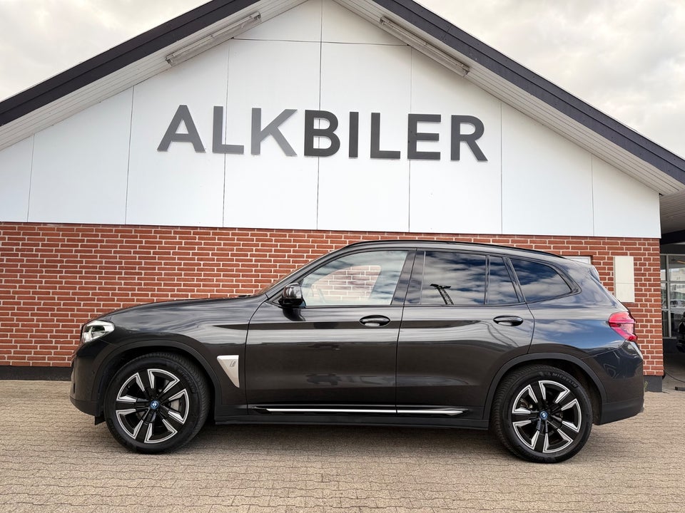 BMW iX3 Charged 5d