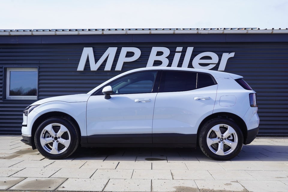 Volvo EX30 Extended Range Plus 5d