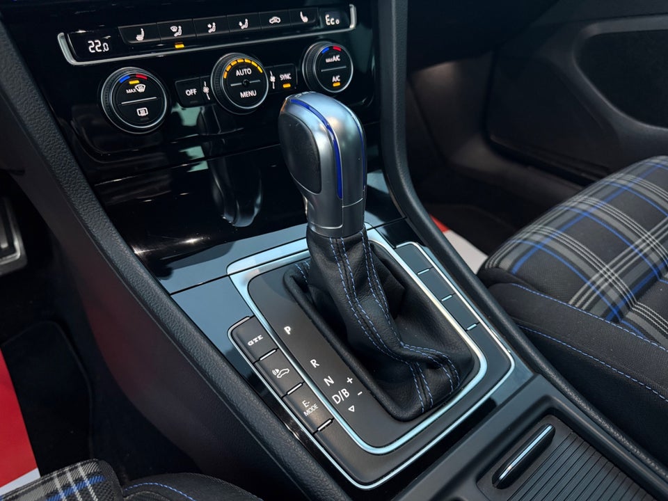 VW Golf VII 1,4 GTE DSG 5d