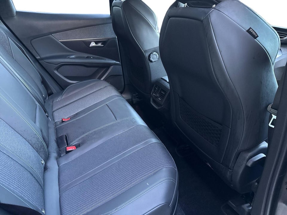 Peugeot 3008 1,6 Hybrid First Selection EAT8 5d