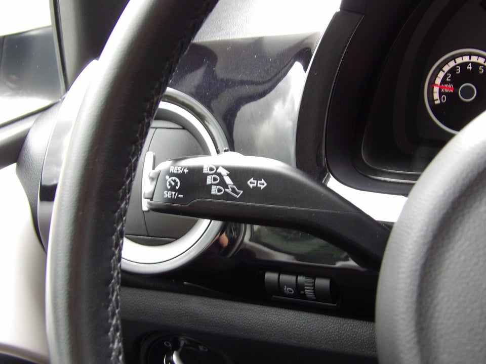 VW Up! 1,0 75 High Up! BMT 5d