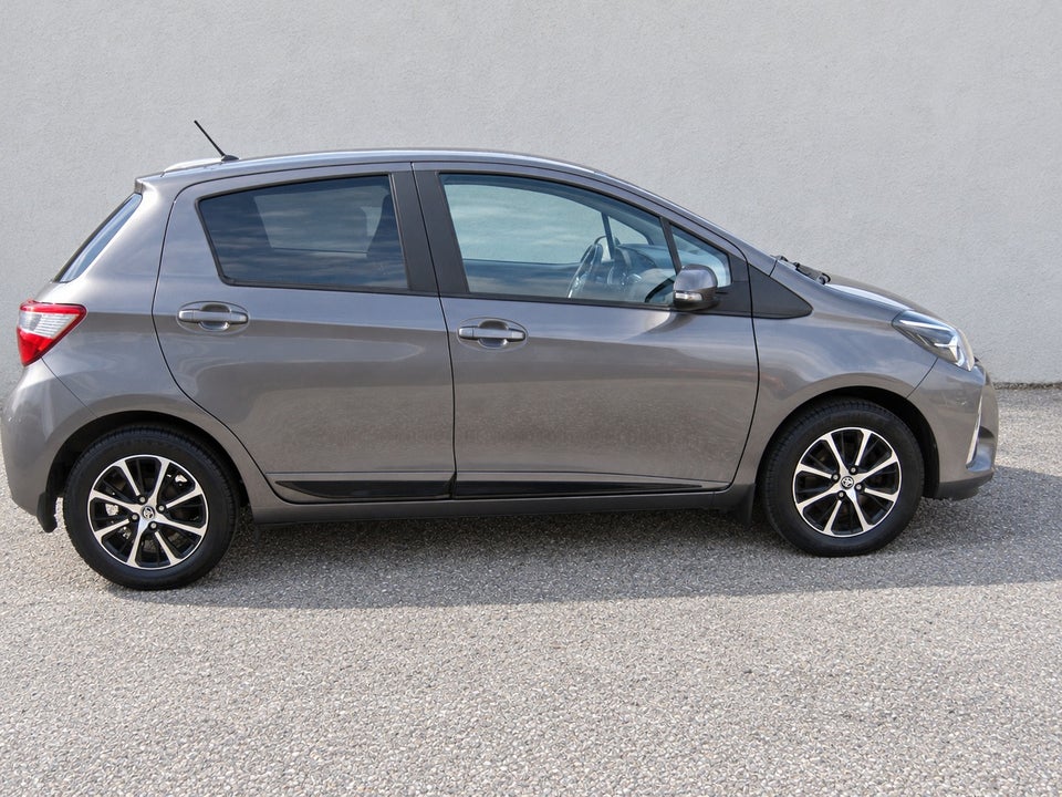 Toyota Yaris 1,5 VVT-i T2 Premium 5d