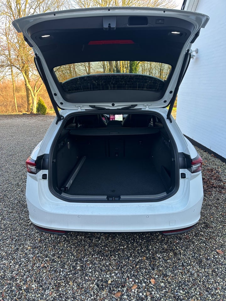 Skoda Superb 1,5 TSi iV Sportline Combi DSG 5d