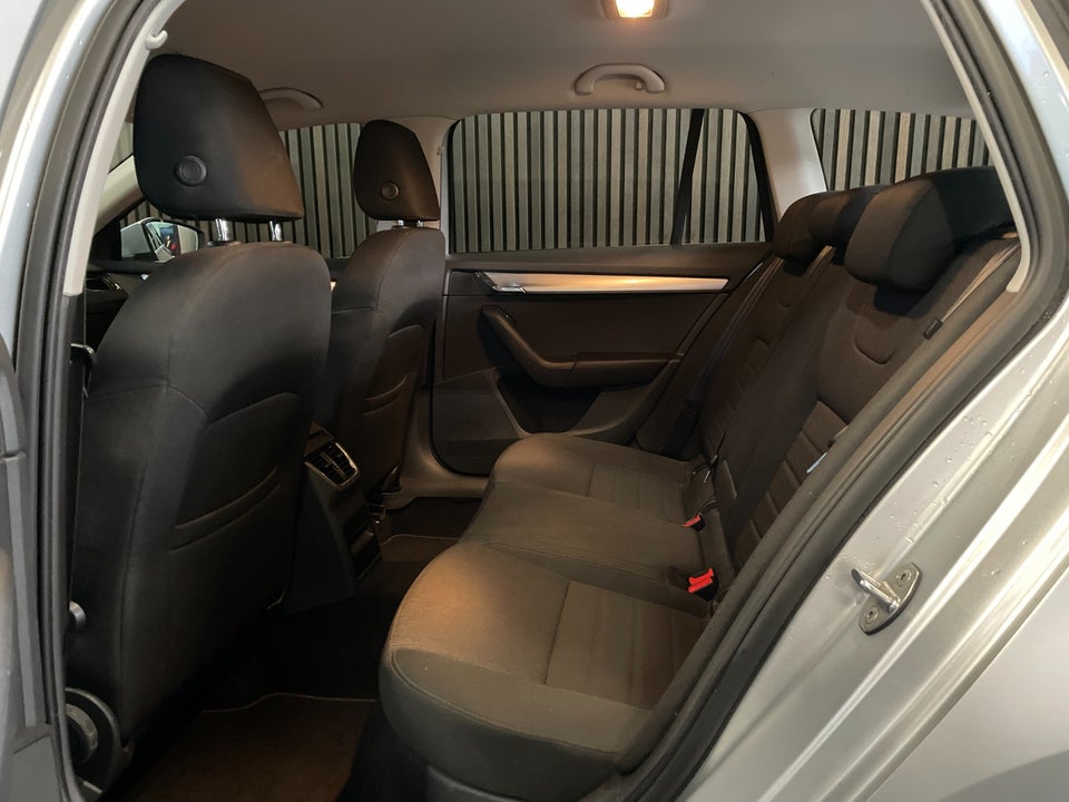 Skoda Octavia 2,0 TDi 150 Ambition Combi 5d