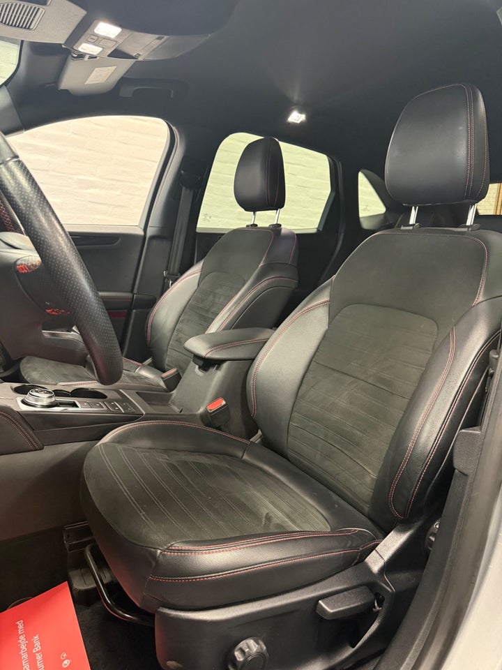 Ford Kuga 2,5 PHEV ST-Line X CVT 5d