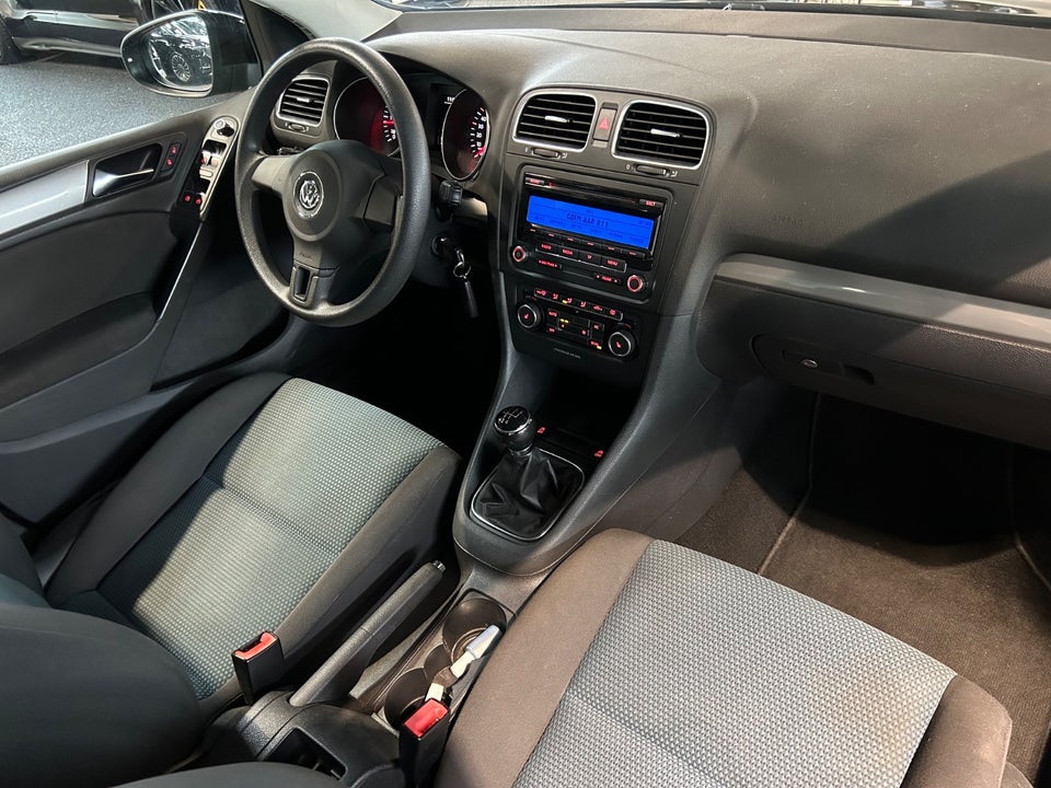 VW Golf VI 1,6 TDi 105 Comfortline BMT 5d