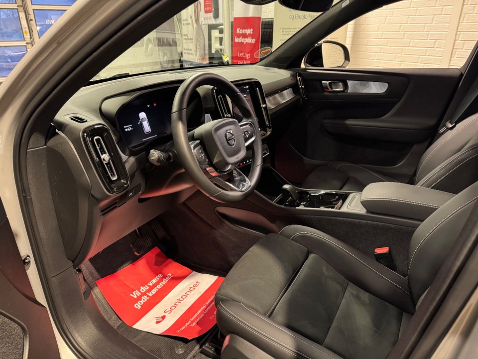Volvo XC40 ReCharge Extended Range Plus 5d