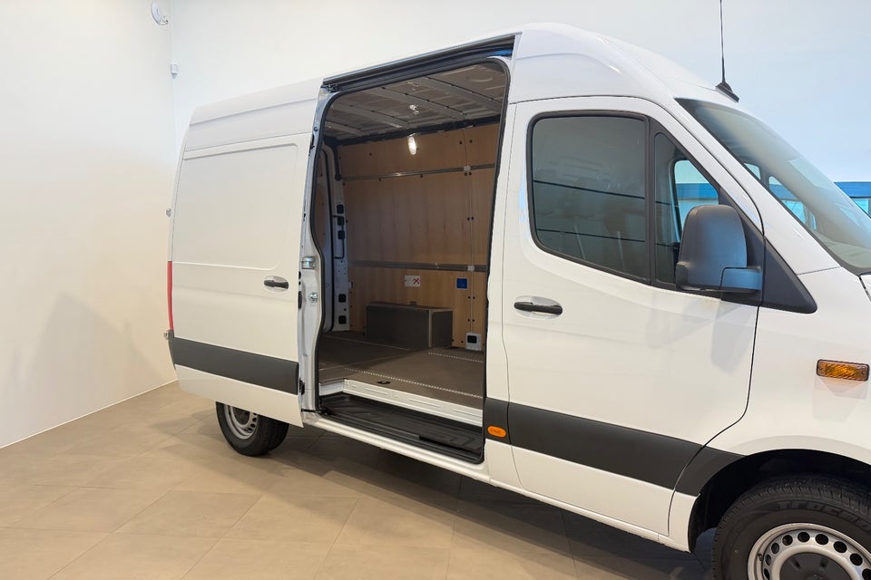Mercedes Sprinter 317 2,0 CDi A2 Kassevogn aut. RWD