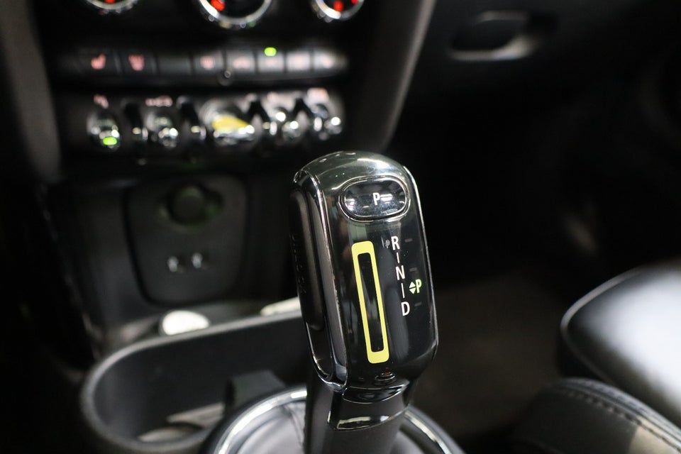 MINI Cooper SE Greenwich 3d