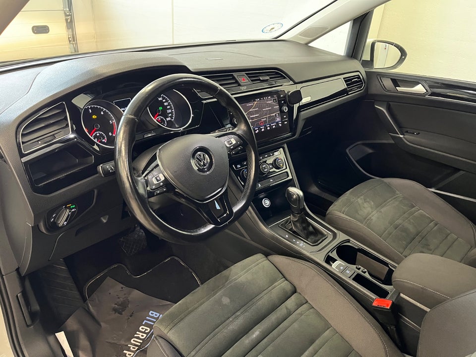 VW Touran 2,0 TDi 115 Comfortline DSG Van 5d