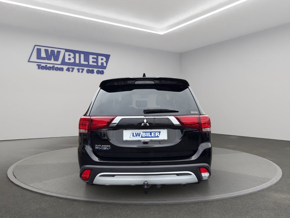 Mitsubishi Outlander 2,4 PHEV Inform CVT 4WD 5d