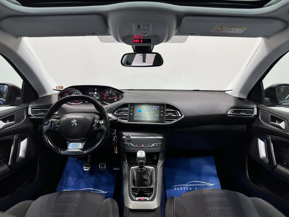 Peugeot 308 1,6 BlueHDi 120 Selection Sky 5d