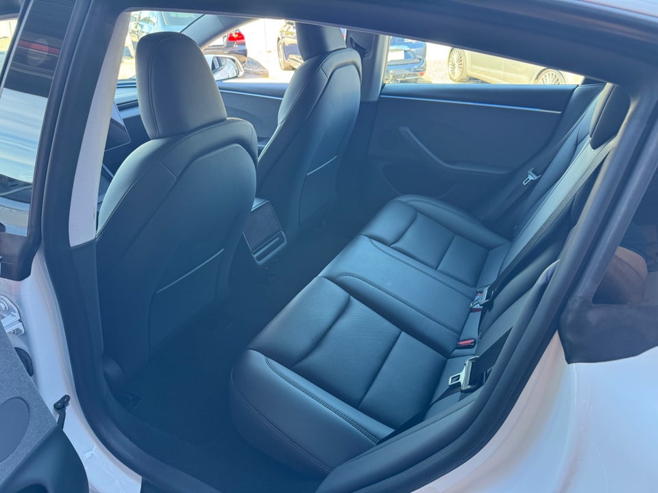 Tesla Model 3 RWD 4d