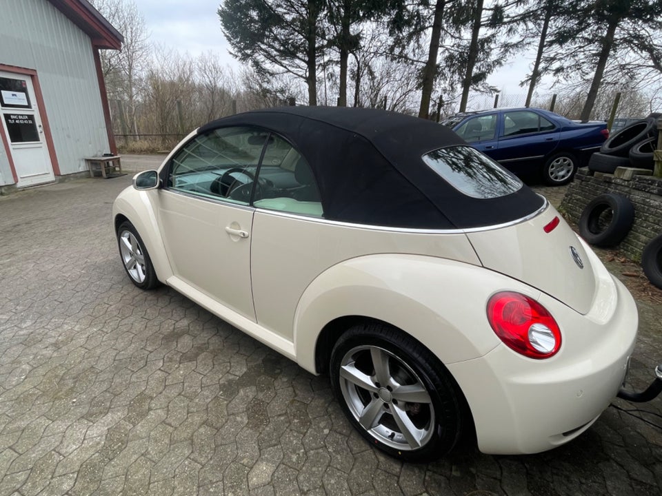 VW New Beetle 1,8 T Highline Cabriolet 2d