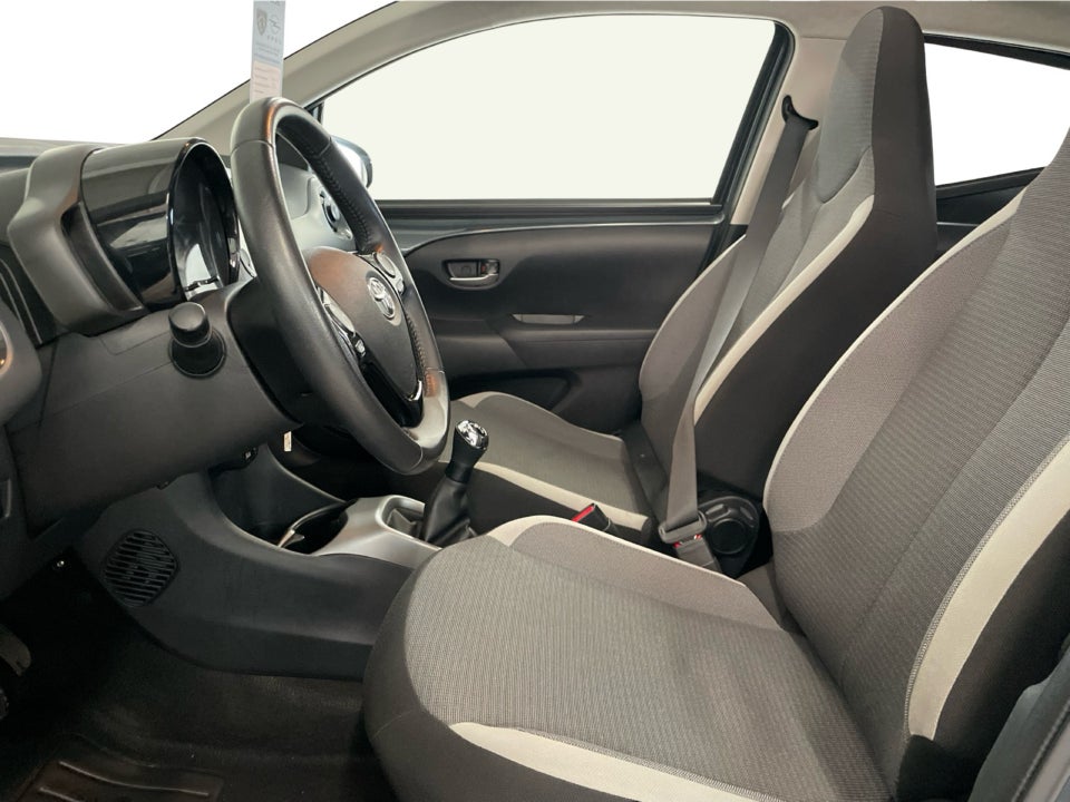 Toyota Aygo 1,0 VVT-i x-sky 5d