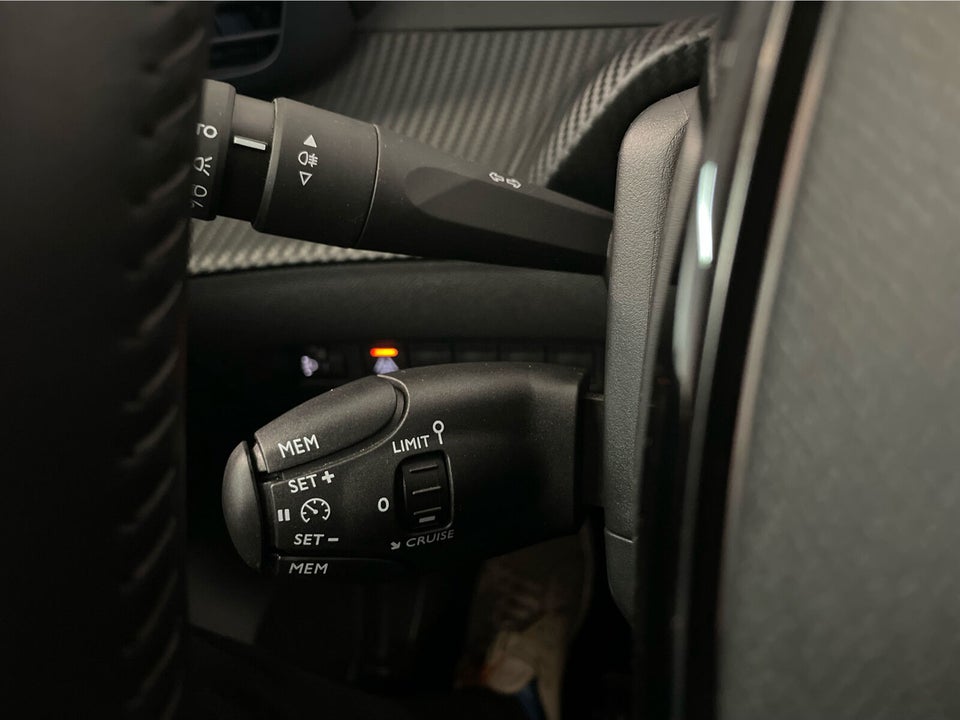 Peugeot 208 1,2 PureTech 100 Allure 5d