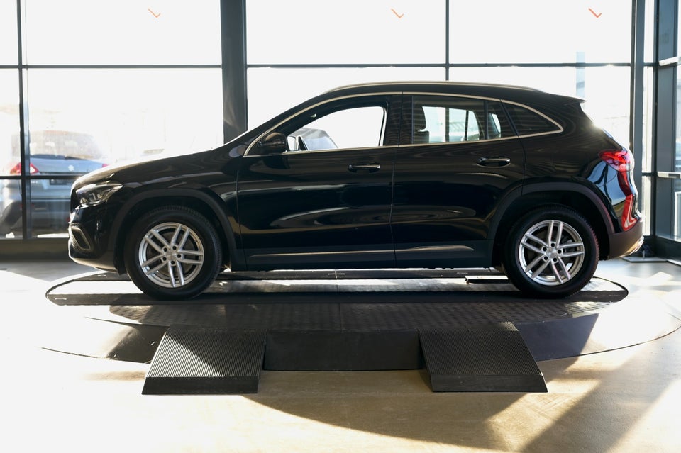 Mercedes GLA250 e 1,3 Progressive aut. 5d
