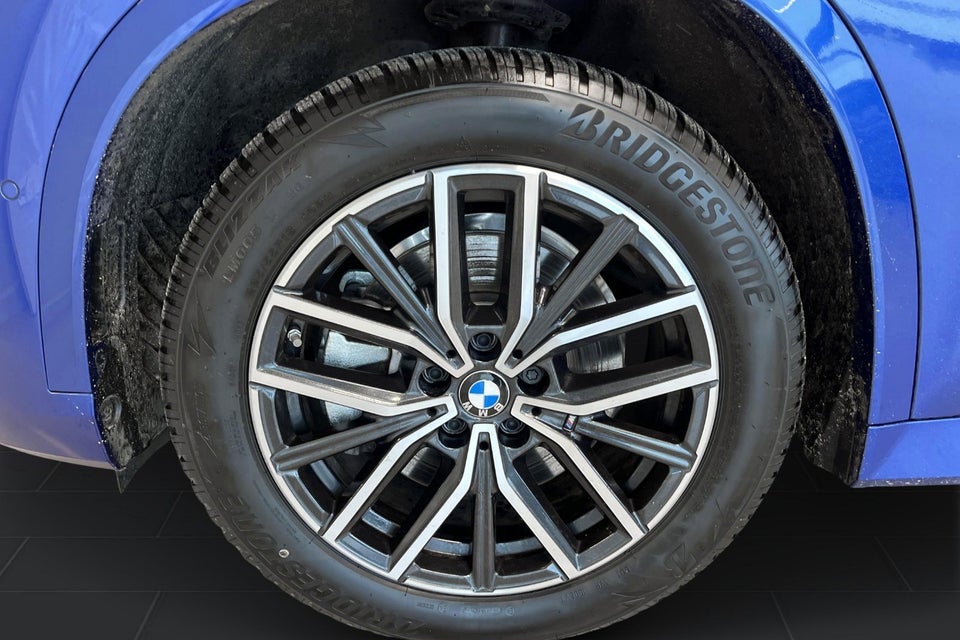 BMW iX1 xDrive30 Fully Charged 5d