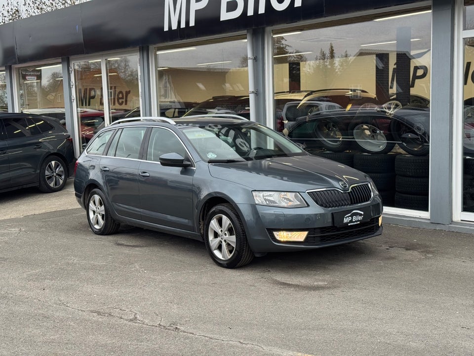 Skoda Octavia 1,6 TDi 110 Style Combi DSG 5d