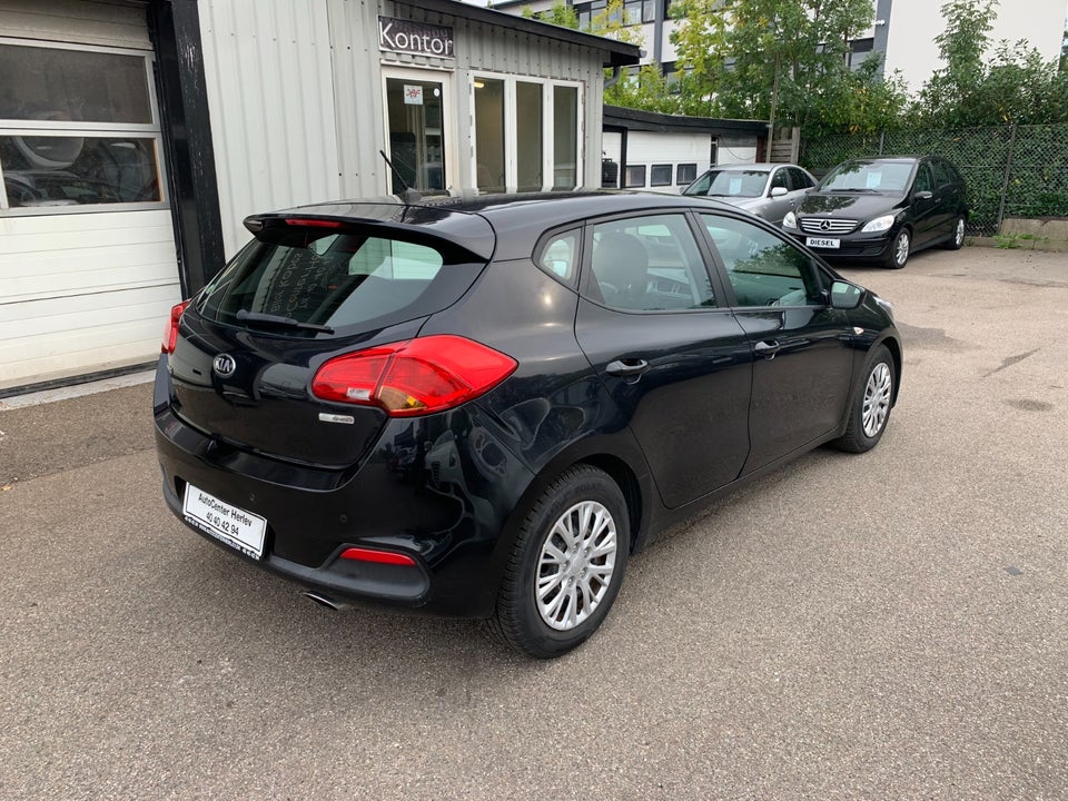 Kia Ceed 1,4 CVVT Style 5d