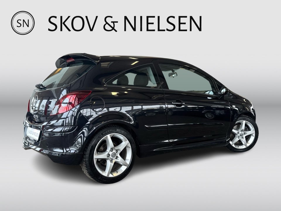 Opel Corsa 1,6 GSi 3d