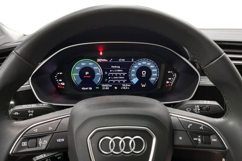 Audi Q3 45 TFSi e Attitude+ S-tr. 5d